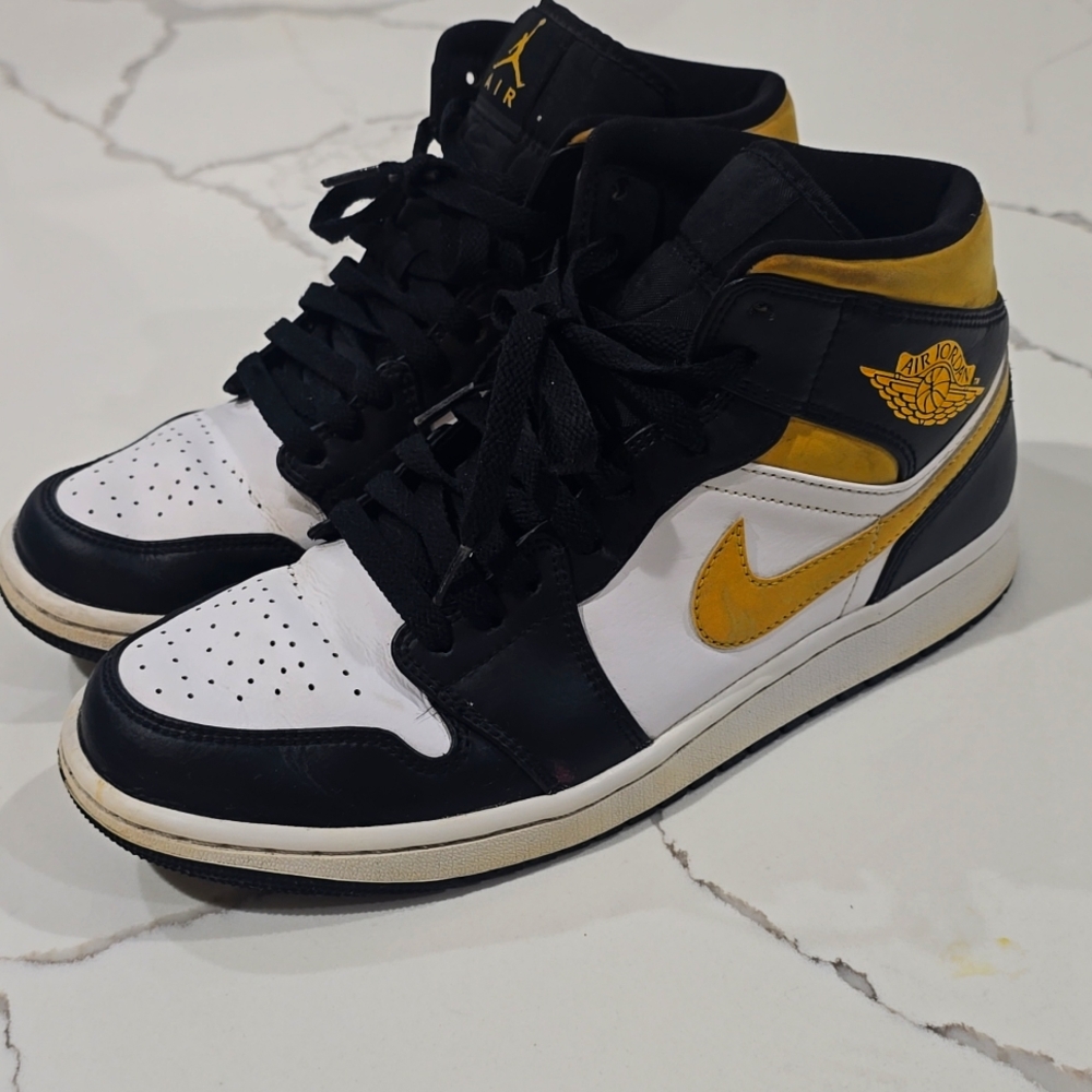 AirJordan 1 Gold/Black